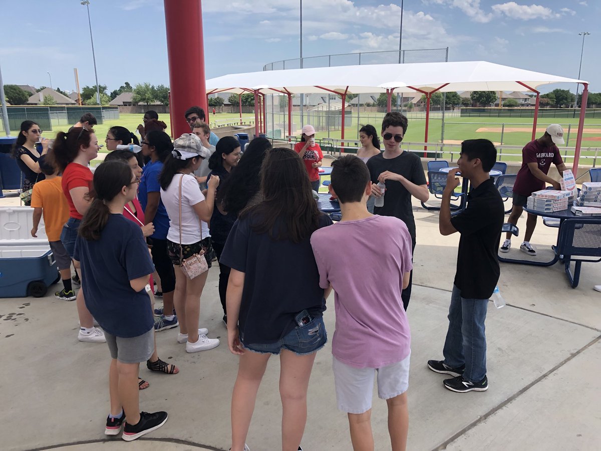 kauffmantastic's tweet photo. Couldn’t be more proud of our IB seniors! They organized an IB mixer for incoming Juniors and Seniors. What a great way to build relationships and have fun! We LOVE being a part of the IB family at Allen High School! #ALLENIB https://t.co/4sUD2OHlVs