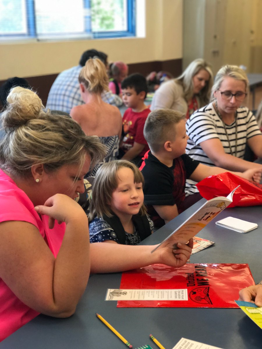 UnitedWEREADkpt's tweet photo. We loved hosting the first #FamilyFriday for @KCS_District's @ReadtobeReadyTN campers!! Families engaged with students, trying out reading & writing activities they could replicate at home! #Access #Choice #Time #ReadToLead @TNedu @McQueenCandice @deballen1108 https://t.co/u7WI7Z06dG