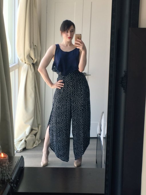 I&rsquo;m just really into my outfit today you guys. https://t.co/GBXuODcb3u