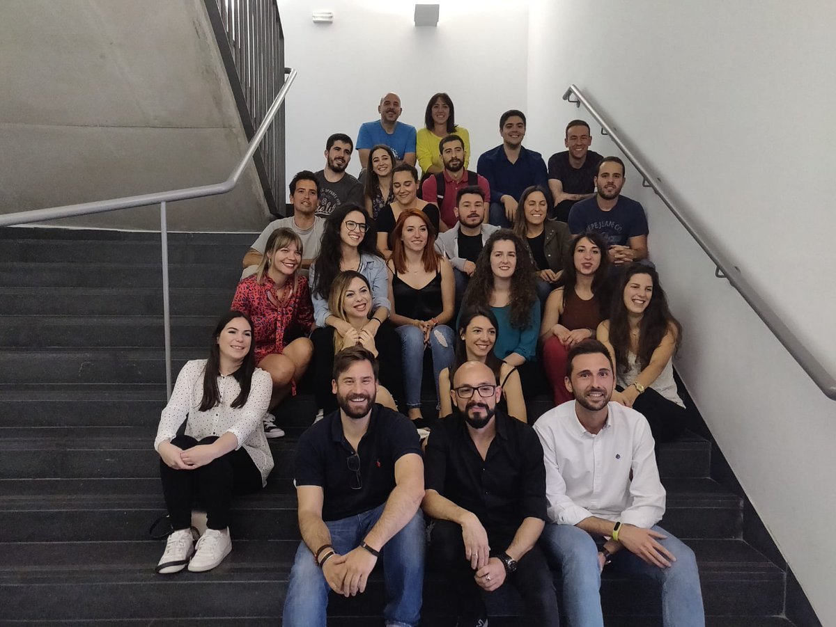 sempatiko's tweet photo. #theendofthebegining #grandesalumnos #grandesprofesores a todos los profesores de este año gracias x ayudarnos a transformalos en profesionales #yosoymosm #loveworking #mosmers #brillaporsuaperiencia #elultimoquecirrelaclase #elmasguapo #motherfuckers https://t.co/eKwuqFtHAd