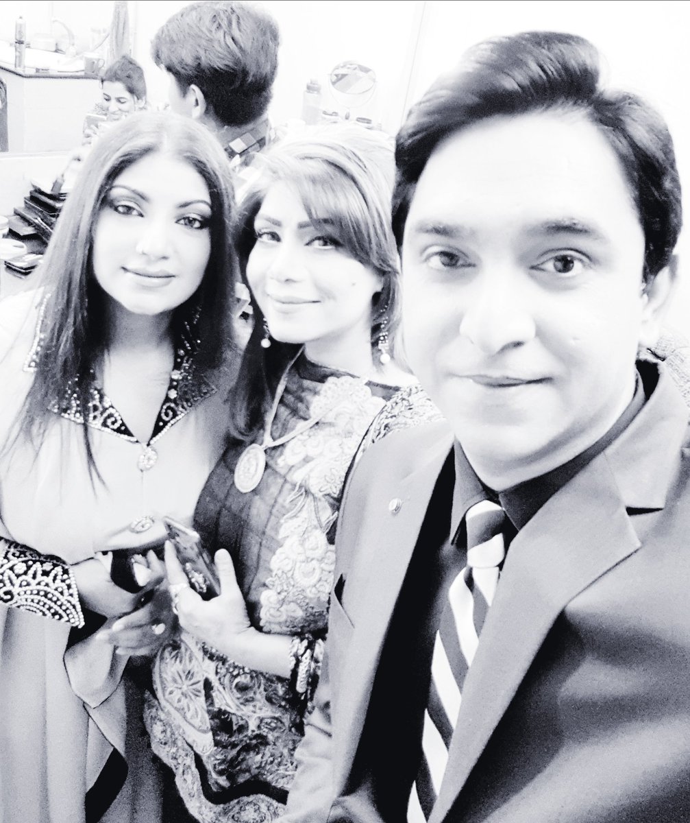 FarooquiJameel's tweet photo. Stars Together
#SairaNaseem
#ShabnamMajeed
#JameelFarooqui https://t.co/CBvL2Zng1o