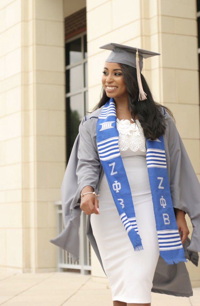 mrsashleymarie's tweet image. 6.8.18✨ Mastered it! 🎓🍾 Ashley Marie Colquhoun, MBA.  It’s been one heck of a year so far! Thankful for this thing called life.💗