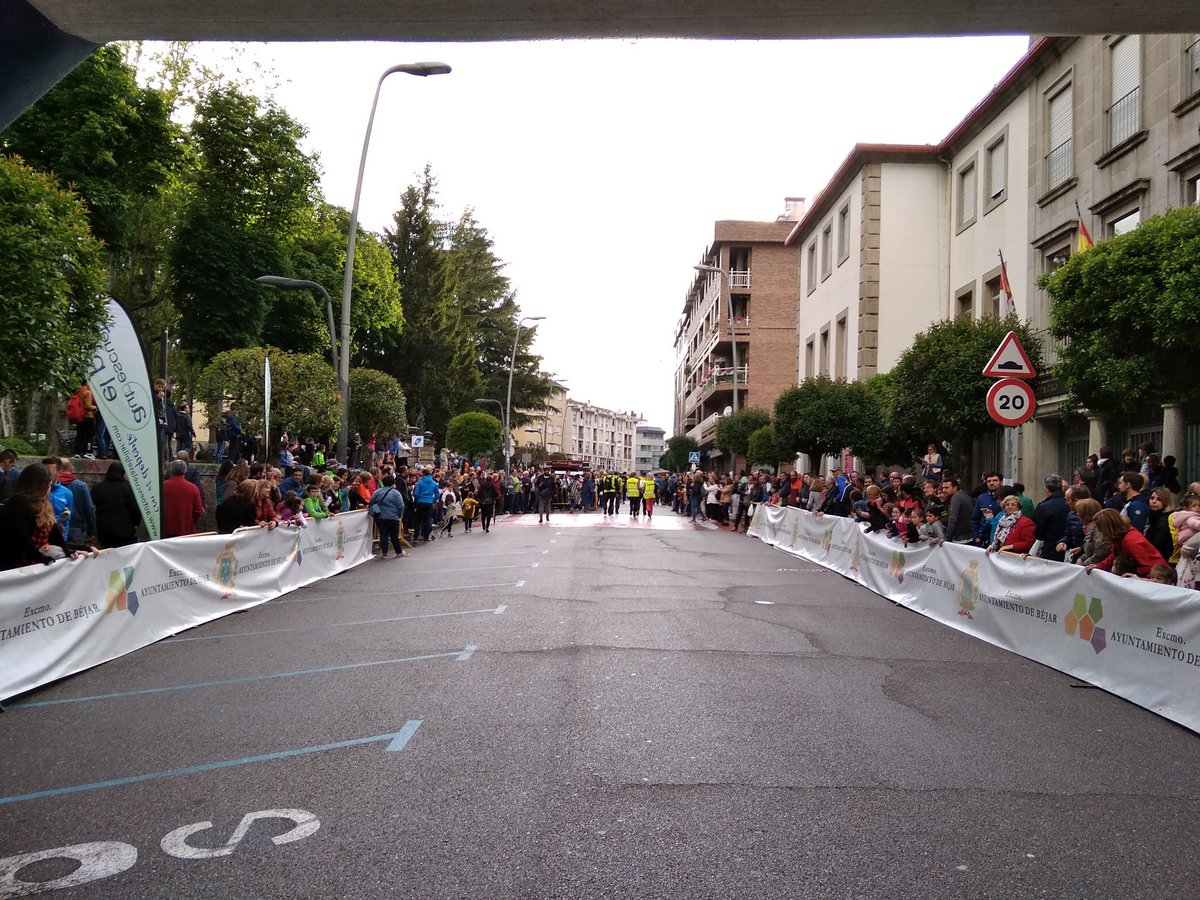 VetonaRuta's tweet photo. Estamos en marcha. Gracias a l Voluntarios, participantes.... #bejardeporte https://t.co/M9pPRrSFQm