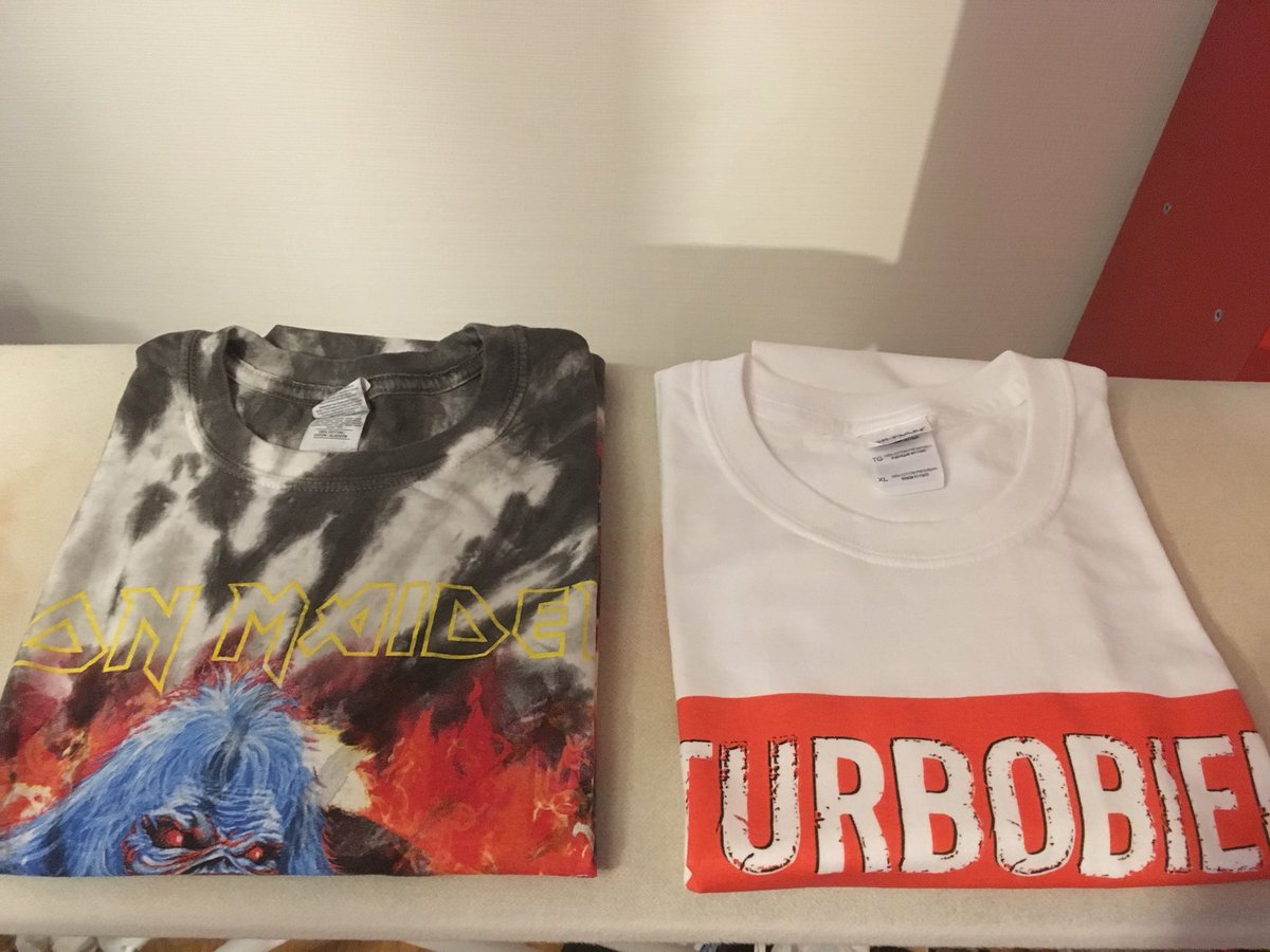 musketeer54's tweet photo. Schon mal die Shirts fürs #RAV2018 bereitlegen. Als überzeugtes Marketingopfer trage ich natürlich nur Headliner 😎 @IronMaiden @TURBOBIER https://t.co/Gmsv43H3uH