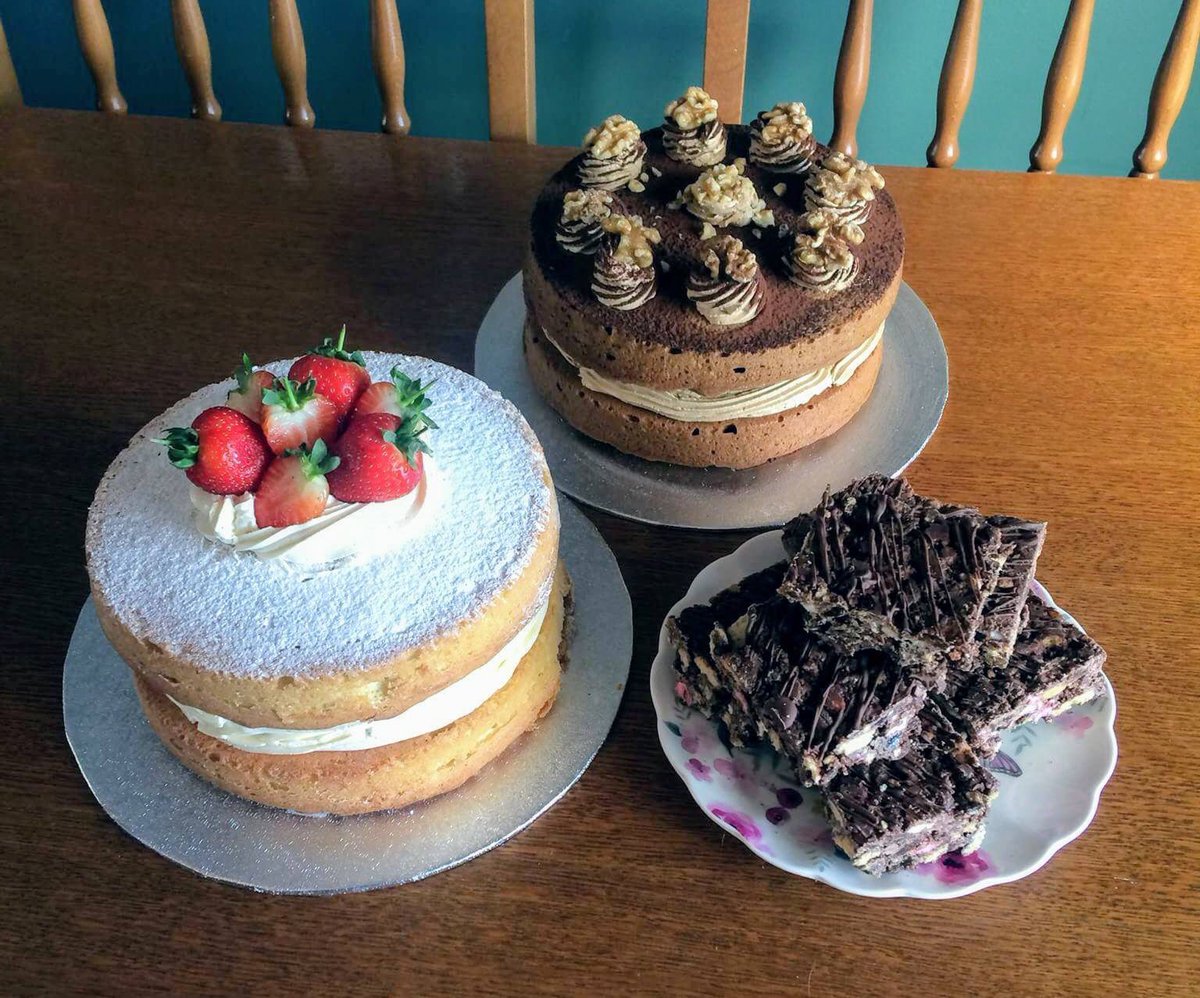 PuddingpokePuds's tweet photo. Traditional cakes are the best kind... #cakes #traditional #tasty https://t.co/3kQBDTBTXX