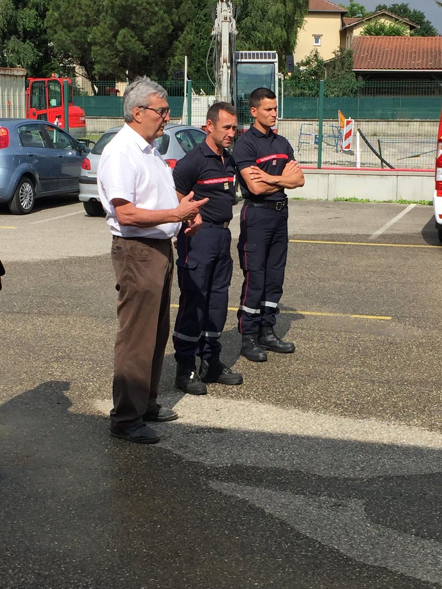 admjsp69's tweet photo. [Entraide]
Suite aux intempéries de l'Est Lyonnais. 28 #jsp et 7 formateurs sont actuellements présents sur la commune de Chaponnay afin de prêter main forte aux habitants sinistrés
#entraide #civisme 
@admjsp69 @SDMIS69 @udmsp69 https://t.co/srNIMawO7b