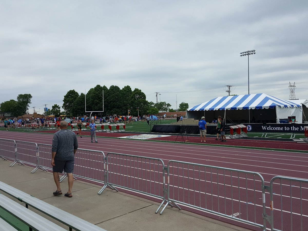 CGB_Running's tweet photo. We're at state! https://t.co/nVvRJCIN1G