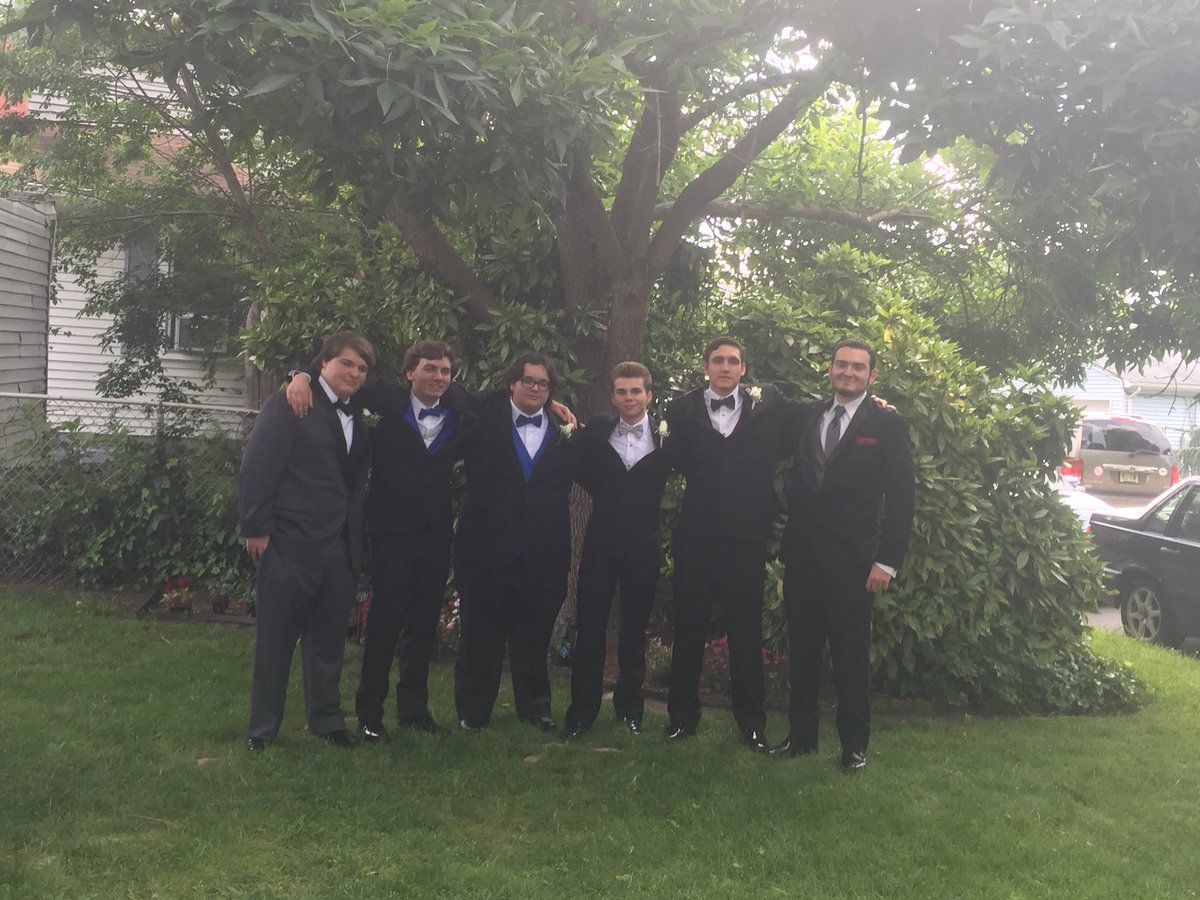 OAS Alumni heading to North’s Senior Prom! 🦁🐾