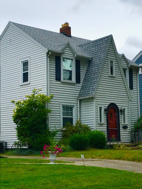 My #Atlas roof won't streak! Beautiful! #NationalRoofingWeek #remodeling #homeimprovement #construction #homeremodeling  #homeowners #roofreplacement #siding #roofingcompany #roofers #Roofingtips #Atlas #liveroofplay #asphaltlife #explore419 #downtown419 #toledooh