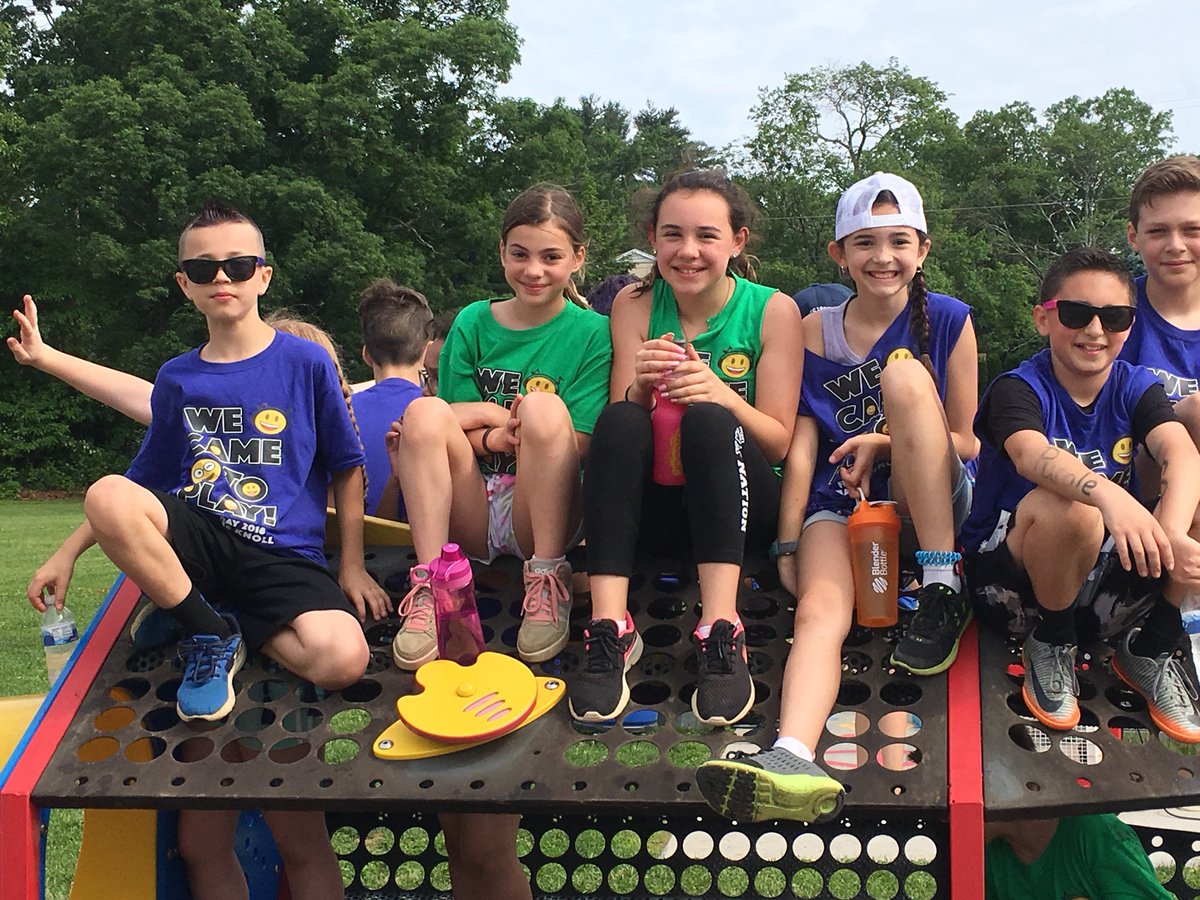 MrsJVMiller's tweet photo. What fun we had!!! #emojitheme 💜💚🐾😁👊😎🤗👍 @MrsCullenPKPE @WestMilfordSupt @daniel_novak_WM https://t.co/Vjsgnyamm2