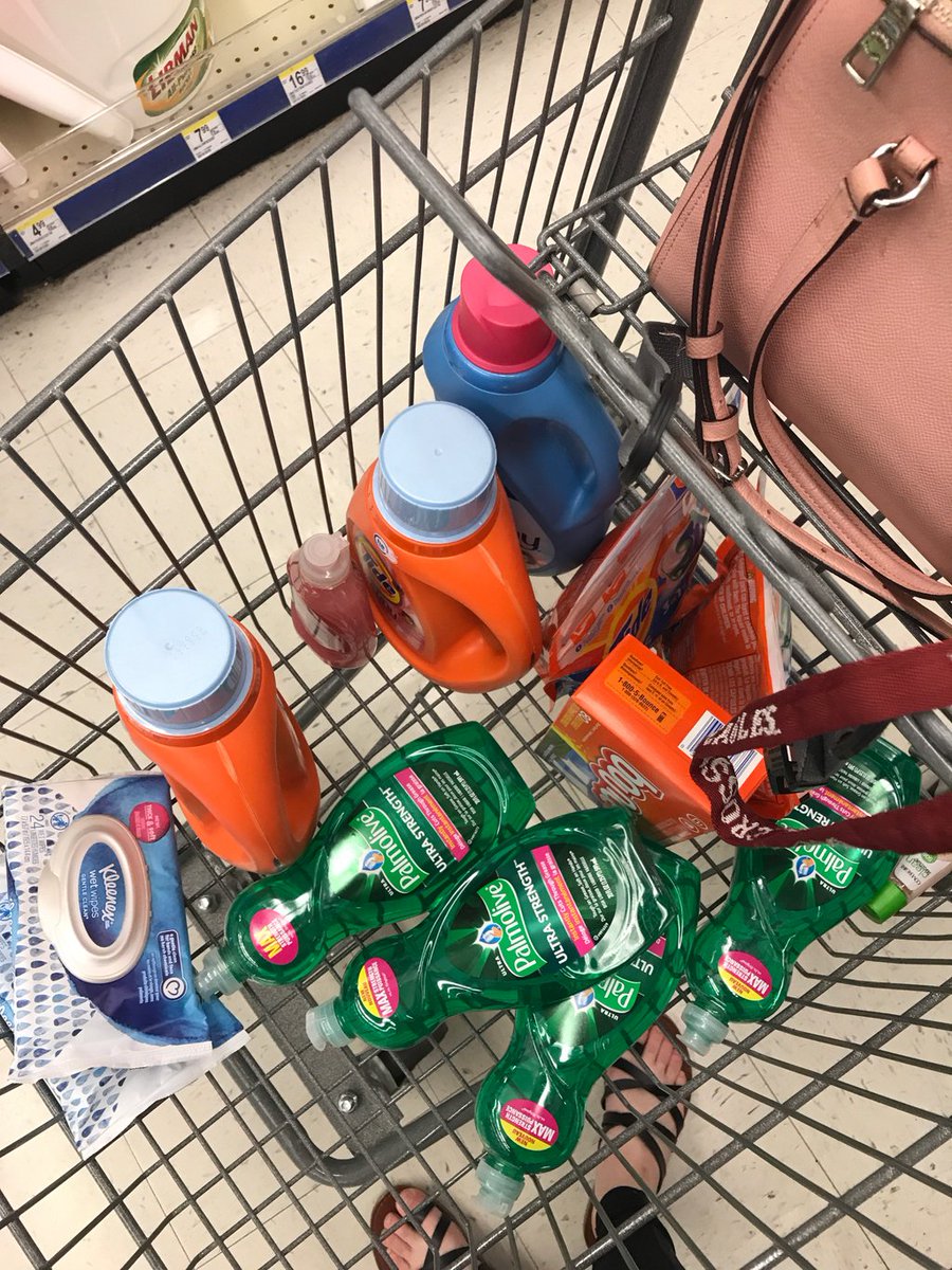 LAXCoupon's tweet photo. This was one of my best scores at Walgreens to date! 30 cents each! Couponing rocks!! #MKT400UWL https://t.co/5o2o9RyZKP