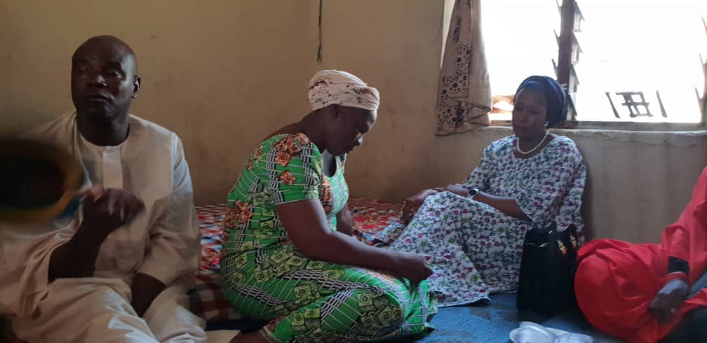 FlorenceOzor's tweet photo. #DocasYakubu
@BBOG_Nigeria spent Sit out today with #DocasYakubuParents
They are broken but hopeful
They are weak but strengthened in God.
They are determined and we are resolved to never stop holding @NGRPresident to his constitutional duty.
#BringBackOurGirls
#4Years2Long https://t.co/cDnpnJBIO2