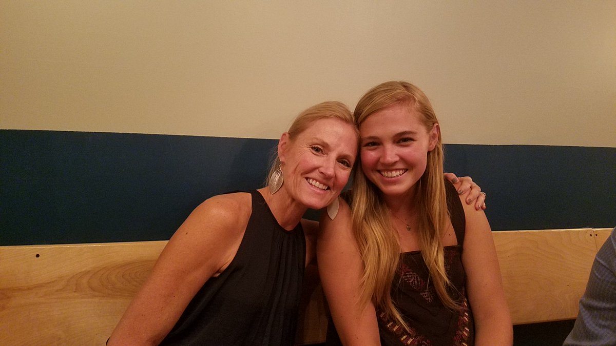GaalGary's tweet photo. The Beautiful UT grad with her Mom and Dad...love y'all and are so proud of you! https://t.co/EVCsYj7DOU
