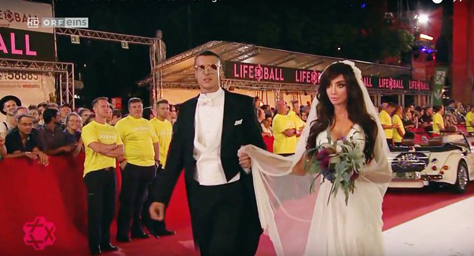 Yasmine Petty modeling for @Roberto_Cavalli in #Vienna at @lifeball #wedding themed #fashion show. Hair<a class="tags" target="_blank" title="On Twitter" href="/?out=eyJ0eXAiOiJKV1QiLCJhbGciOiJIUzUxMiJ9.eyJpYXQiOjE3MjExNDkzODUsImlzcyI6InR3cG9ybnN0YXJzLmNvbSIsIm5iZiI6MTcyMTE0OTM4NSwiZXhwIjoxNzUyNjg1Mzg1LCJyZWRpcmVjdF91cmwiOiJodHRwczovL3R3aXR0ZXIuY29tL1JvYmVydG9fQ2F2YWxsaSJ9.ZVknSt7GsV5ePh6MGPWZbwFR3mibSyCKIryjHt-Mjju0mqBZlPPEiVAWkwWPaZv74GDPE3eeU4DeIeV18bEFGA">@Roberto_Cavalli</a><a href="/tag/fashion"class="tags"><span>#fashion</span></a><a href="/tag/wedding"class="tags"><span>#wedding</span></a><a href="/tag/vienna"class="tags"><span>#vienna</span></a><a href="/tag/lifeball"class="tags"><span>#lifeball</span></a><a href="/tag/lifeball2018"class="tags"><span>#lifeball2018</span></a>