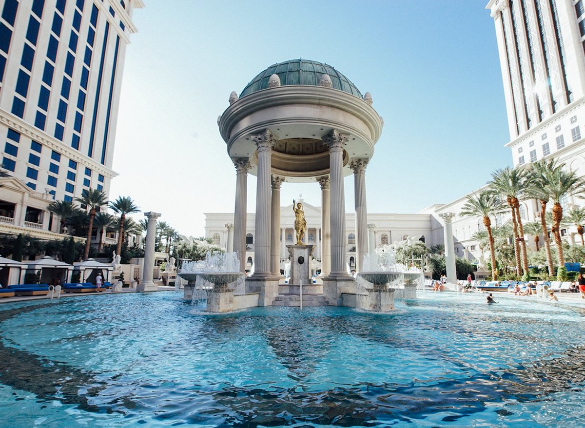 Hertz's tweet photo. Use your Hertz #GoldPlusRewards points to get to @CaesarsPalace where a golden oasis awaits. https://t.co/j5tUvJQ5X7 #Vacation https://t.co/TuphhkuYPP