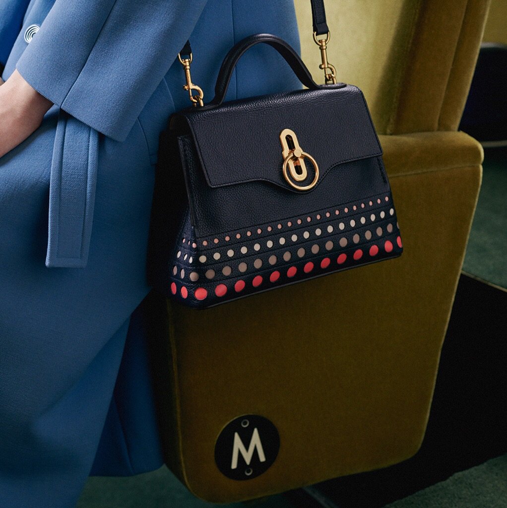 MulberryEngland's tweet photo. In the Detail: The Mini #MulberrySeaton now has an extra detail in addition to its distinct #RidersLock. This season, perforated dots add a final bold note.
Discover the new collection: https://t.co/UTXnnxkiKF
#MulberryEngland https://t.co/dfi8nQDIf6