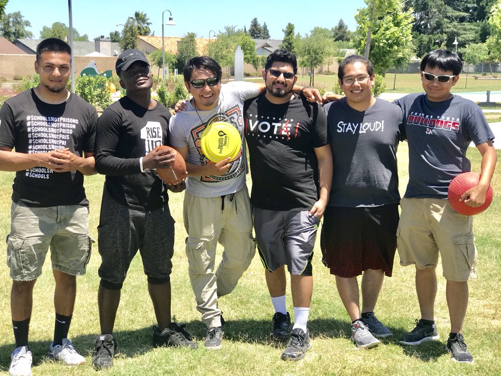 FresnoBarrios's tweet photo. Our Youth Health Ambassadors celebrating this year’s graduates with @bmocfresno @WEfresno #InvestInYouth #Parks4all #FresnoYouth #StayLoud  #CalEndow https://t.co/OhALihwhrB