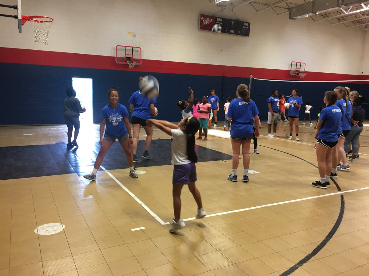 kelsi_caraway's tweet photo. My favorite experience so far during #FCAVictoryBowl week has been visiting the Waco Boys &amp; Girls Club! #GoBlue #BlueOnTwo https://t.co/w9FBlB6mz2