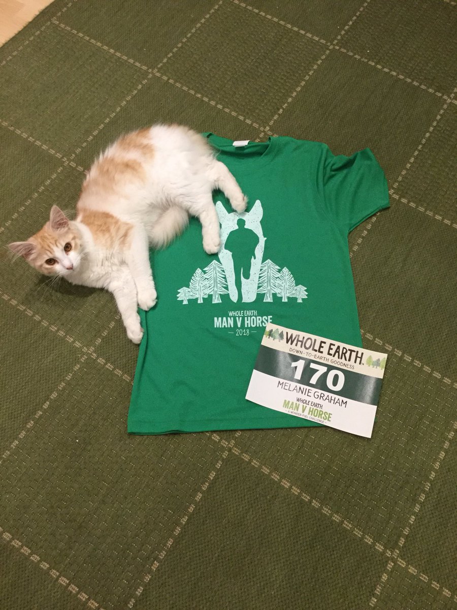 MelanieGraham5's tweet photo. Picked up my number and t shirt and as always the cat has to be involved #ManvHorse #solorunner #localrunner #endurancerunner #wholeearthpeanutbutter https://t.co/wroHh8T30Y