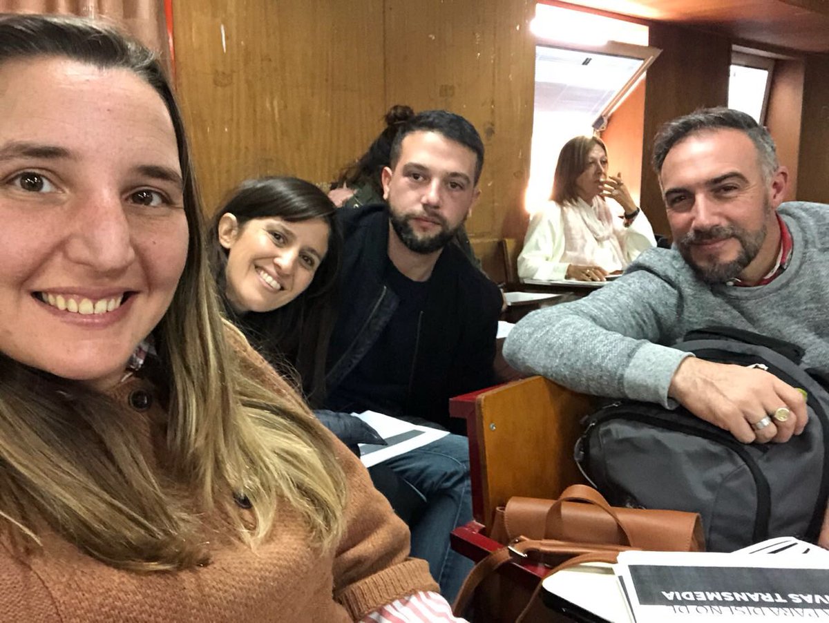 antoginart's tweet photo. Ya estamos listos! Qué nervios!! #LaDiplo #ClaseFinal @cebizzotto @belencastro79 @ahaudet https://t.co/4SyR6bulrf