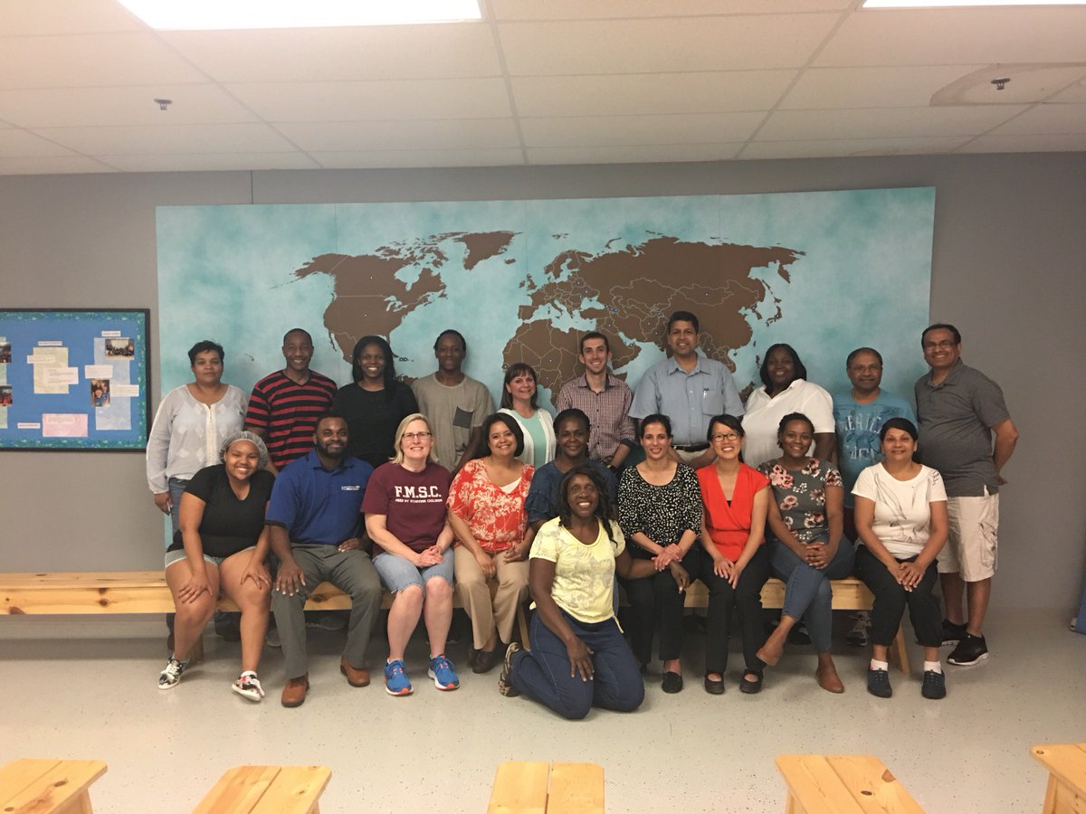 EcolabFdn's tweet photo. We love to see our @Ecolab employees volunteering in their communities.  Our Naperville EcoEssence ERG packed over 24,800 meals recently for @fmsc_org! #ECLteam #Ecolabgives https://t.co/vIcl2nLT2s