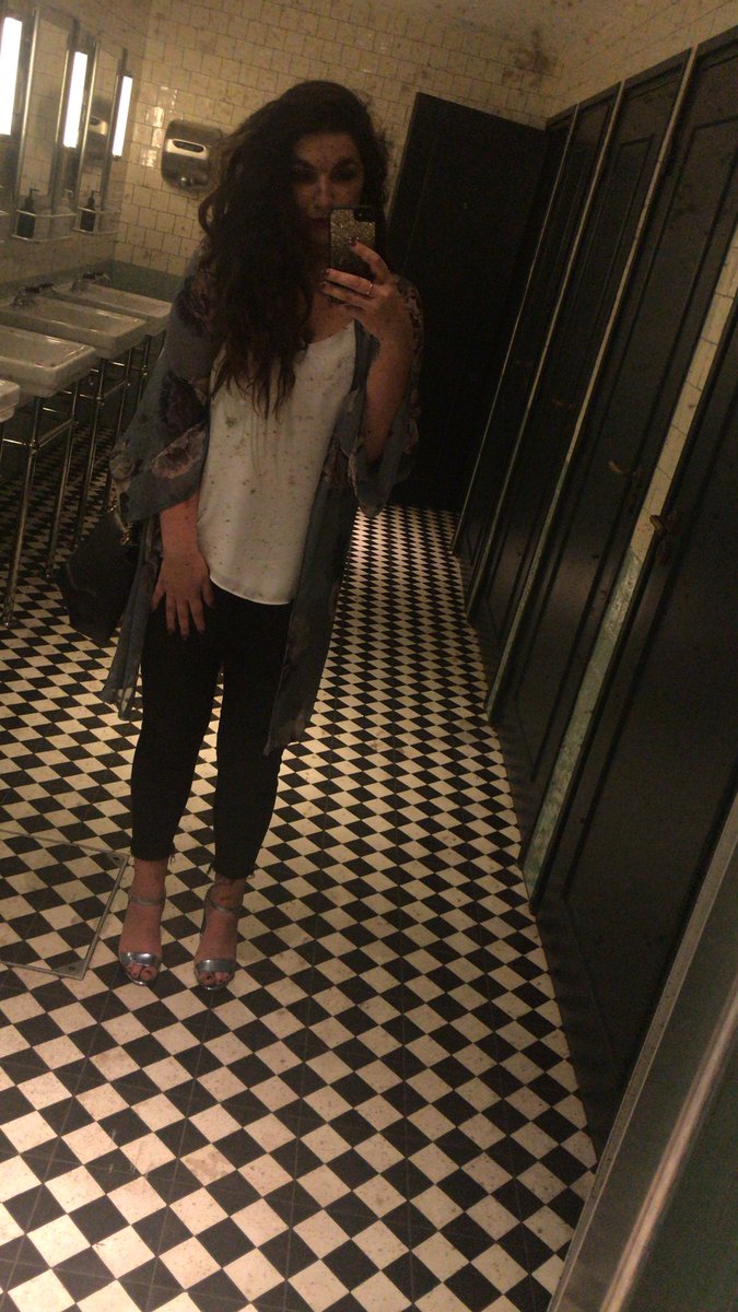 colette_mckenna's tweet image. Okay, but first Paris 🇫🇷✨🍸✈️ #Paris #TheHoxton #GoodMirror #HomeTime