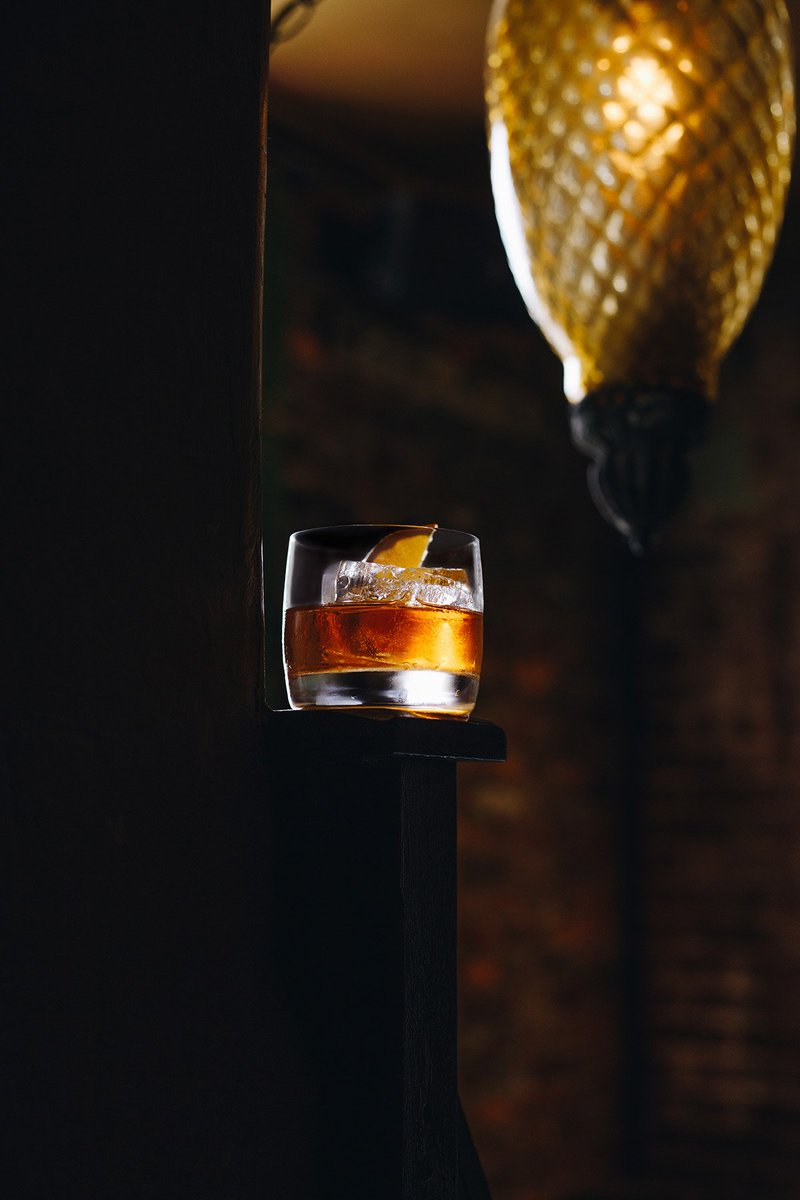 Powers_Whiskey's tweet photo. POWERS Old Fashioned

• 2 parts POWERS
• 1 sugar cube
• 2 dashes of orange bitters
• rim glass with orange slice &amp; drop in https://t.co/6a5wLysLnY
