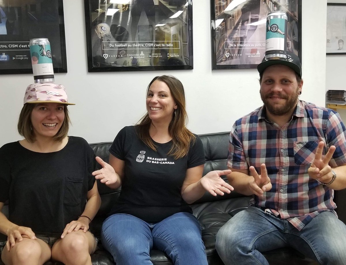 lesbarstendres's tweet photo. Hey, les canettes en équilibre sont de retour ! Merci à Karine Plouffe de @barleysangelsor - Québec d’être passée à l’émission aujourd’hui ! Pour écouter l'émission, rendez-vous sur le site de @CISM893 ! #cism893 #lesbarstendres #barleysangels #barleysangelsqc https://t.co/RGsQ0UDix2