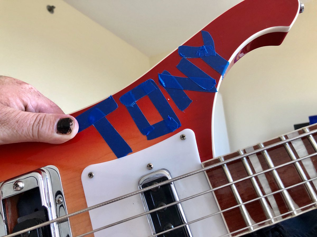 paulvienneau1's tweet image. A friend told me Anthony Bourdain loved the bass guitar.In an hour when I play with my punk band 1977,this bass is a show of love for Tony. &amp;lt;3 Rest easy,Chef.