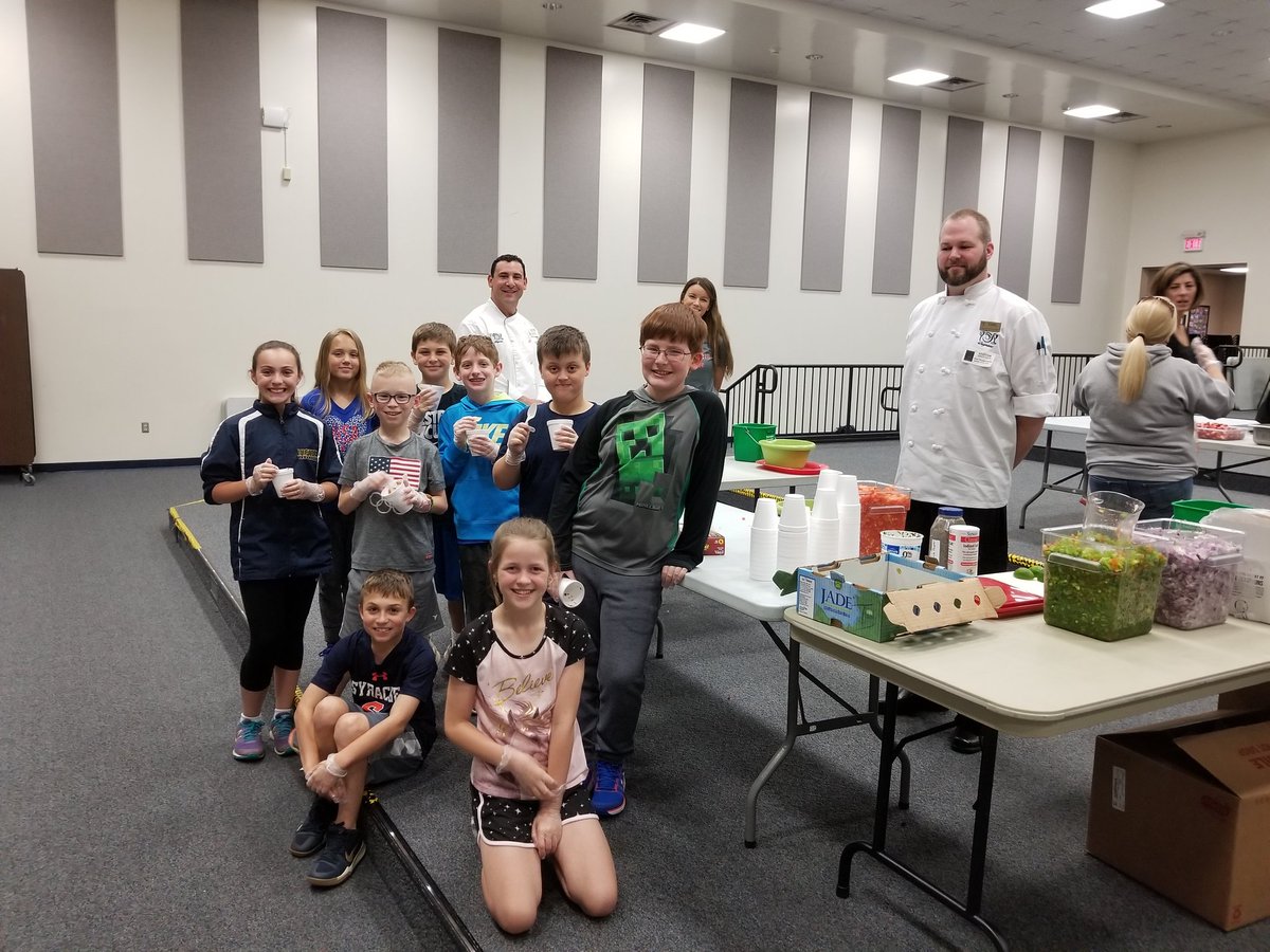victorskoolcafe's tweet photo. Our 5th grade students were taught how to make and treated to samples of smoothies, homemade salsa and fresh fruit kabobs as part of the healthy living days program. Thank you to the Wegman Chefs and parent volunteers who helped make this a success! https://t.co/WcyXT2ZS9E