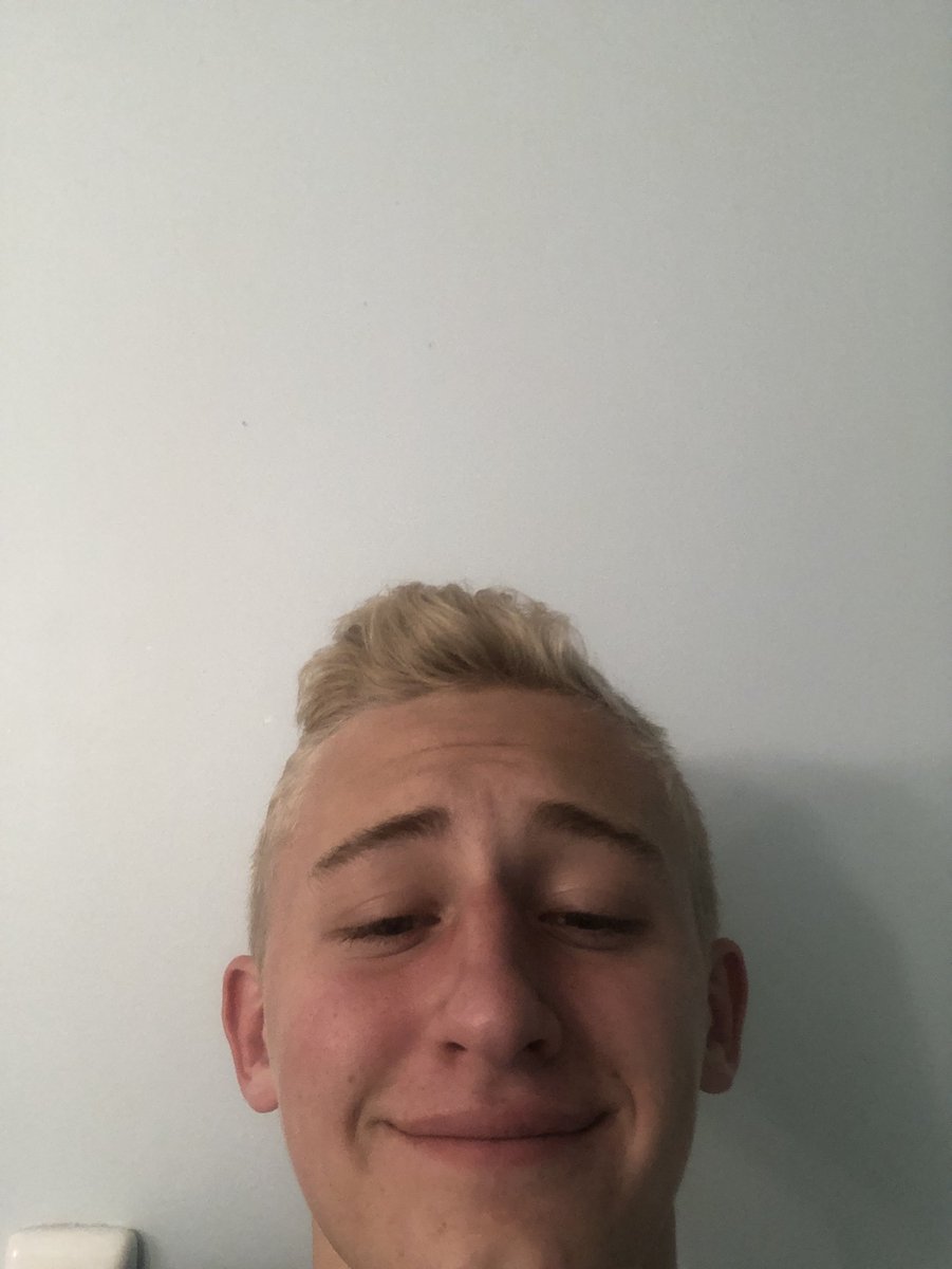 averyscottbrown's tweet photo. My barber did me dirty https://t.co/GVAIJJW8Pg
