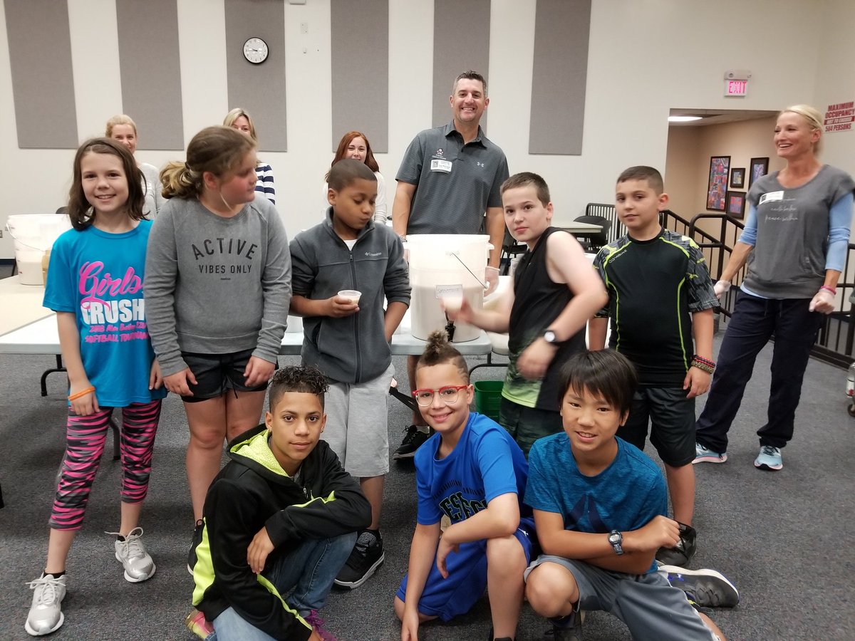 victorskoolcafe's tweet photo. More photos from the 5th grade healthy living days. https://t.co/UnWLFhUqd9