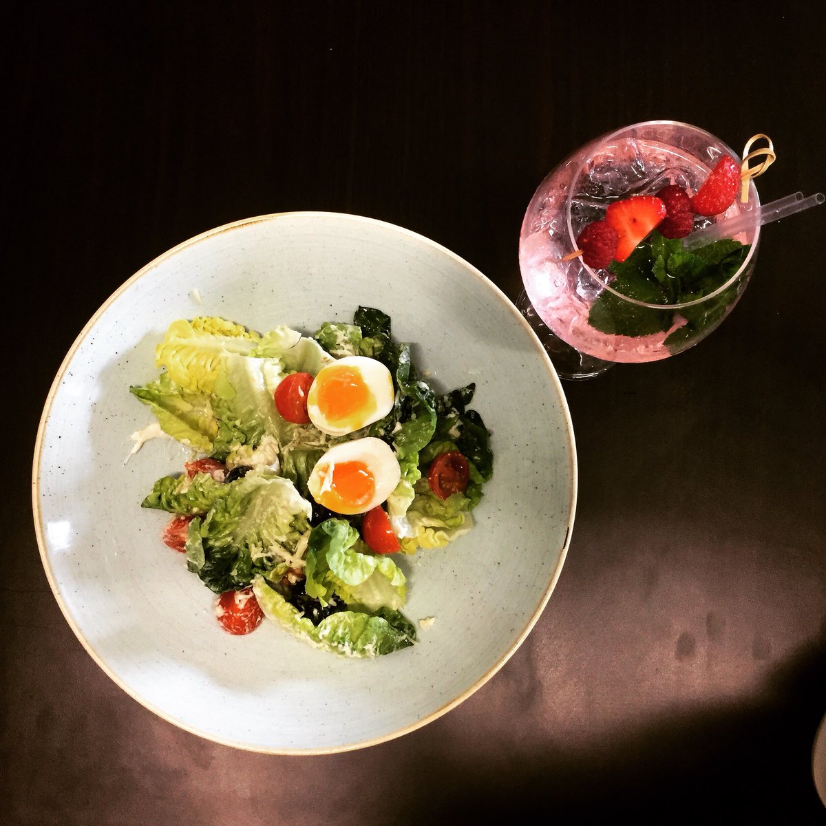 StillHouseMoira's tweet photo. Vegetarian Caesar Salad, Ruby & Rose RubyBlue Vodka Summer Serve.
#Fresh #Summer #veggie #RubyBlueVodka #TheStillHouseMoira #Friday #CaesarSalad #Vodka #PotatoVodka https://t.co/nYj4tMCe0J