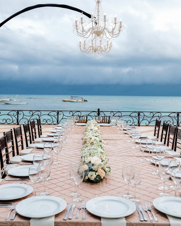 DestWedDetails's tweet photo. This private oceanside #destinationwedding venue in #RivieraMaya was breathtaking! Full scoop up on the blog today! https://t.co/VUX7CnySpn https://t.co/Yy0HiR83NJ