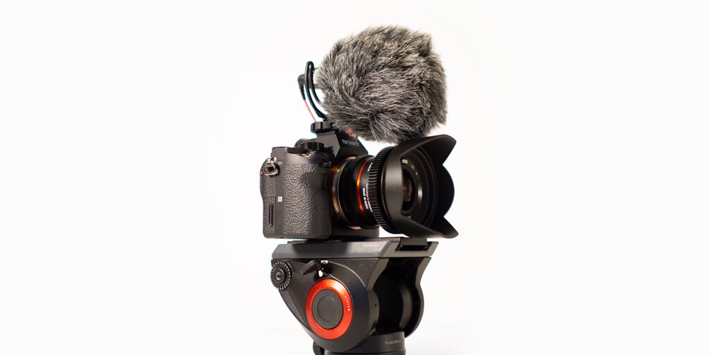 roylcreative's tweet photo. Perfect little #broll machine - stripped down and ready to roll!  #lightweight #sonya7sii with the #rhodevideomicro and #rokinon12mm #cinelens https://t.co/yJa1hzmsI7