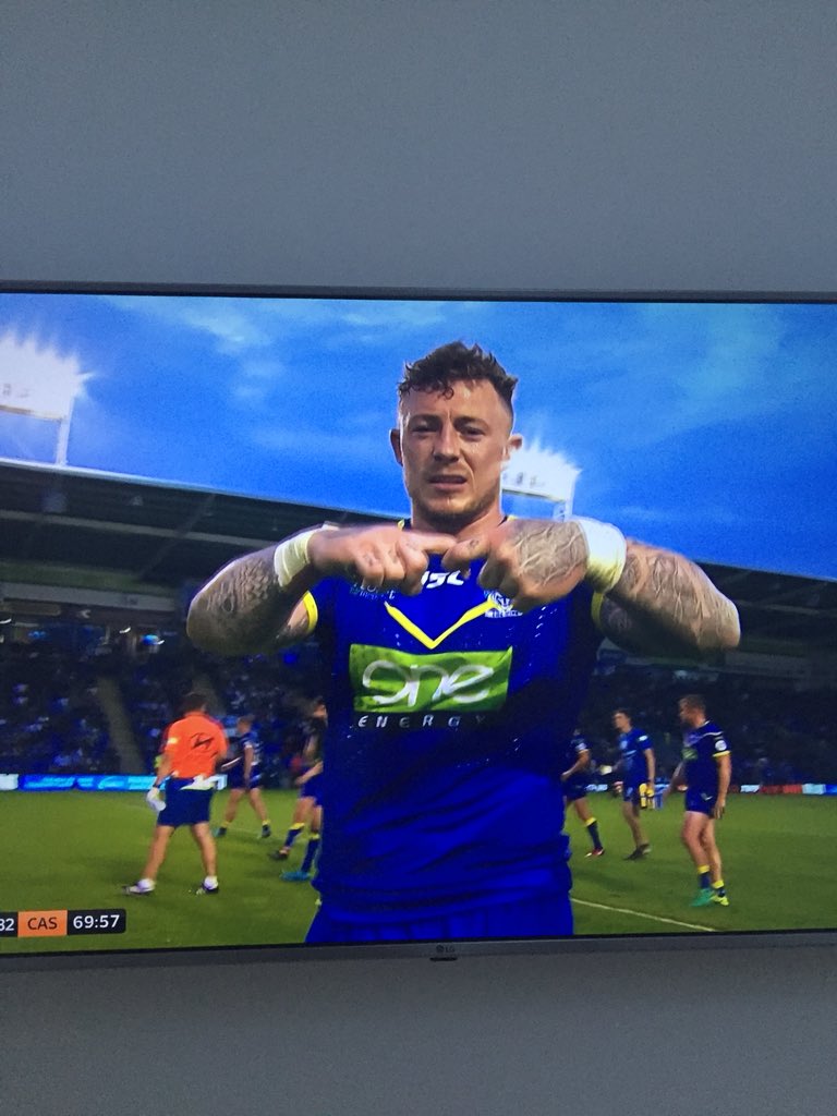 Aih95's tweet photo. Spoilt for choice tonight @Joshuacharnley @alljoinjack #link4dmd #joiningjack #rugbyfamily https://t.co/NLKDUwVkuI