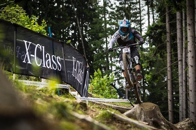 jacksonfrew's tweet photo. Track is so sick! That about sums up today! 📸 @andyvathis 
@officialleatt @commencalbikes @maxxisbike @lizardskinscycling @superalloyracing @oakleybike @envecomposites @thredbomtb https://t.co/UnV5sNdYBr https://t.co/c50nv5jCyM