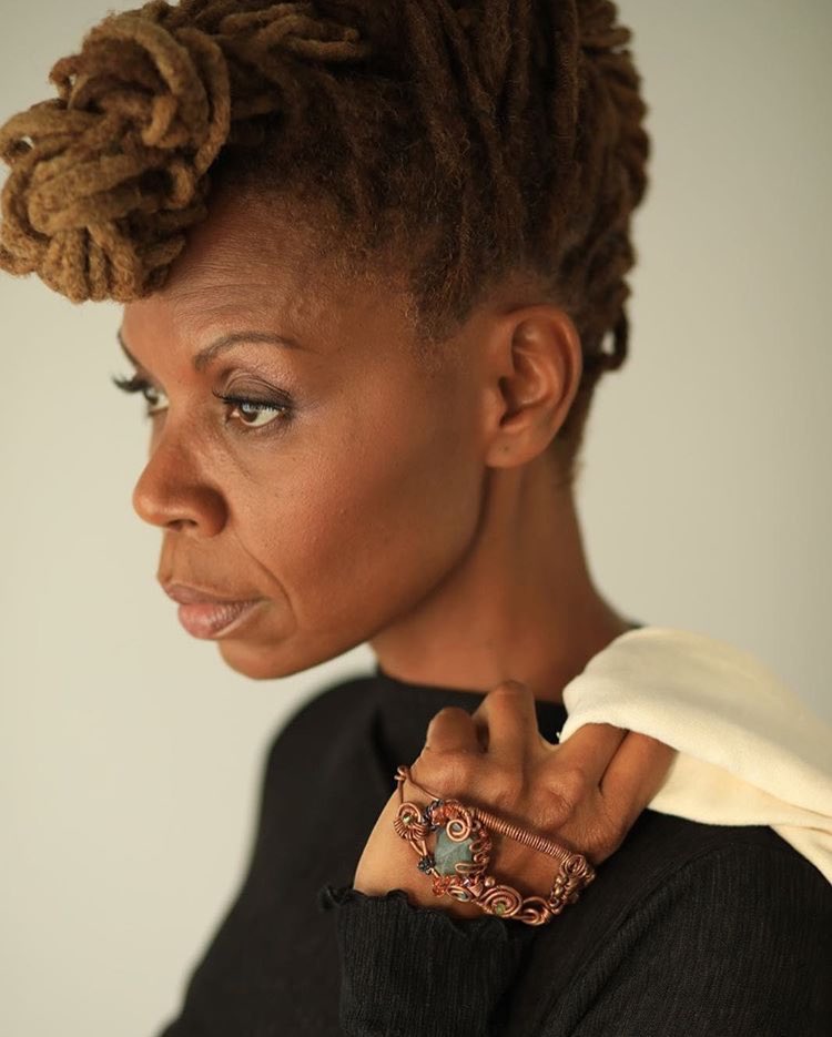 Simbi plays Amanda in <a href="/Detroit_PS4/">Connor Bot</a> and we shots together at my studio in LA after we returned from Paris.

Lovely taking photos with <a href="/Qihong4lifeKali/">Simbi Kali</a>, my talented, powerful &amp; beautiful #DetroitBecomeHuman scene partner. 
instagram.com/p/BjxmvFHjjnJ/