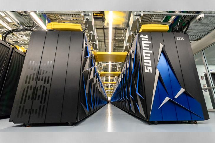 ENERGY's tweet image. ✅200-petaflops
✅185 miles of fiber optic cables
✅340 tons
✅5,600 square feet of floor space
Check out more numbers about Summit, the fastest supercomputer on Earth! ➡️ go.usa.gov/xUx84