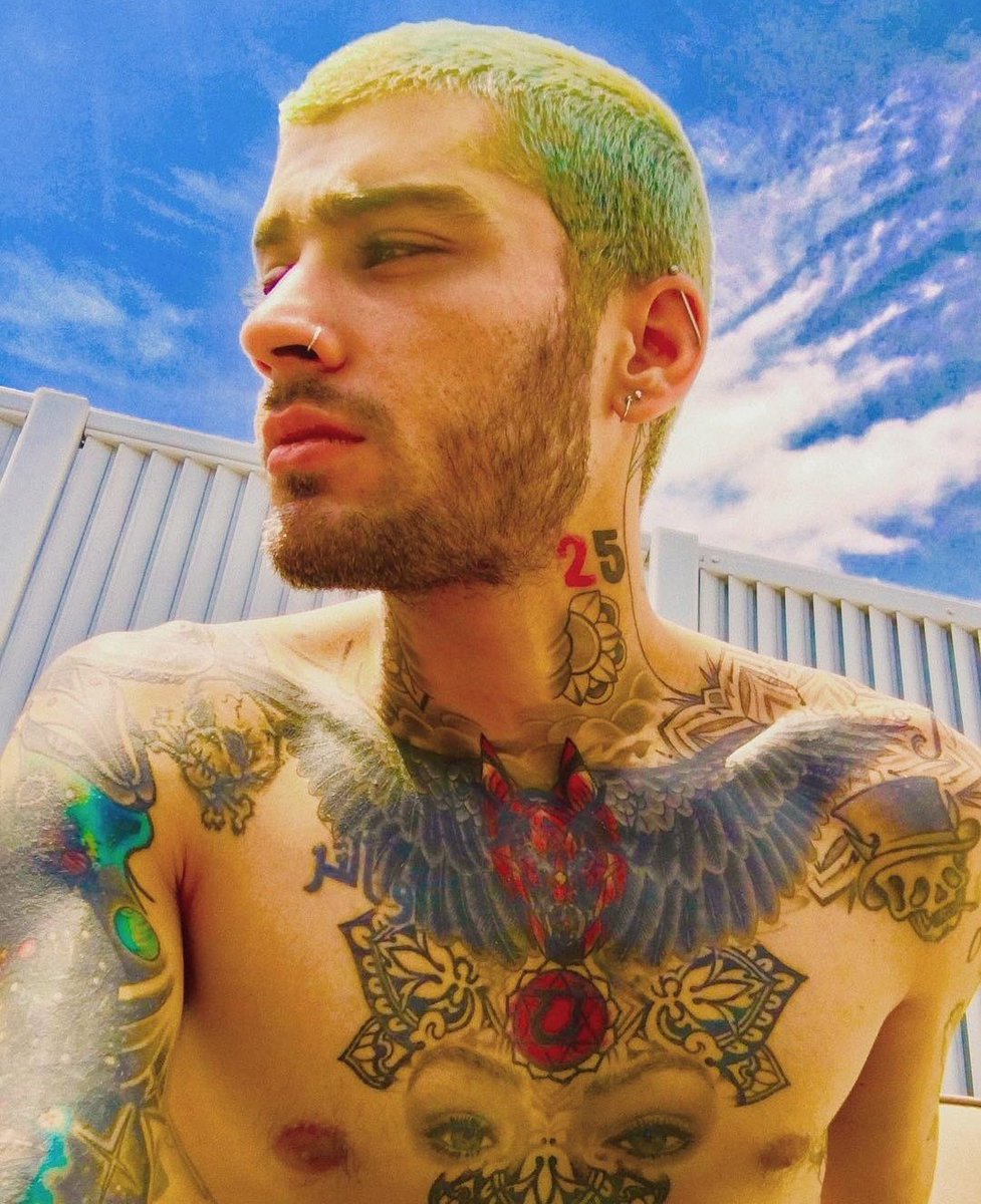 ME ACABO DE DAR CUENTA QUE ZAYN TIENE TATUADO LOS OJOS DE GIGI 
FEDE BAL QUIÉN TE CONOCE??? 🤣🤣🤣
