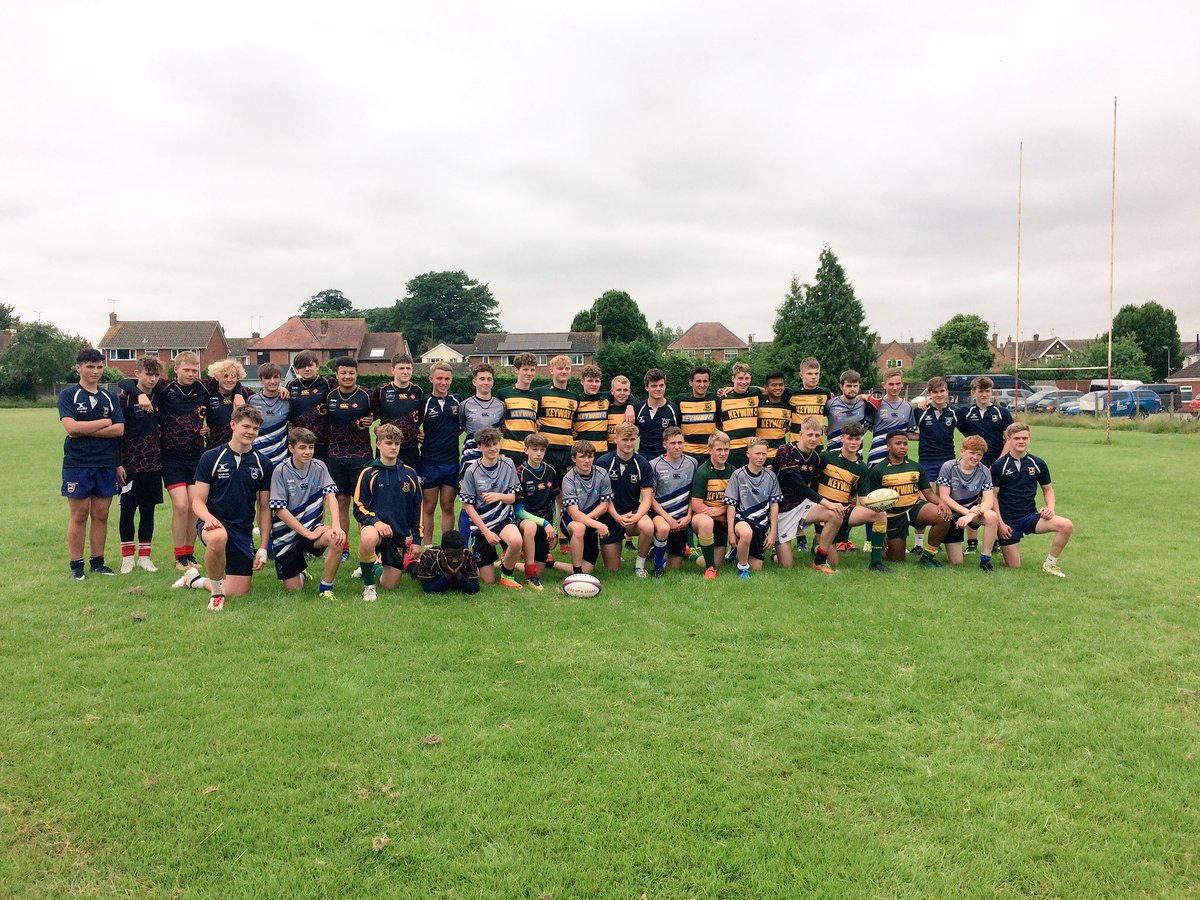 Great afternoon of <a href="/rfu_gloucester/">Ben</a> XRugby7's 🏉 at <a href="/GLRFC/">Gordon League RFC</a> with the Y10's. Good contest and exciting format. New kit looking good too 👌🏼
