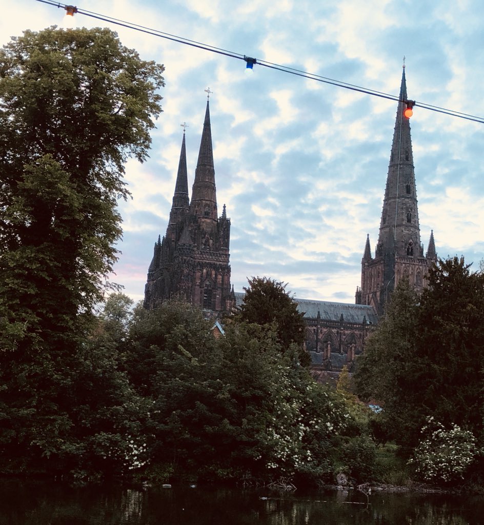 June’s Grub Club has a new home! We’re so pleased to announce that on 27th June LGC is on the lawns of Lichfield Cathedral.