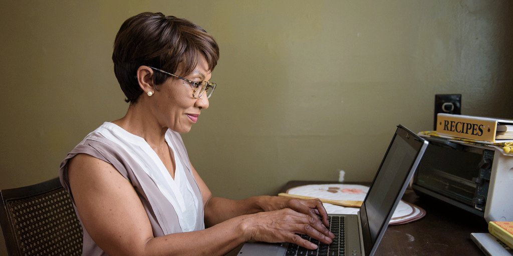 ComcastWestrnPA's tweet photo. From @InnovatorsPoint : Area #seniors receive gift of online education and #cyber safety https://t.co/UUHyLHTKft https://t.co/S0314Fyj25