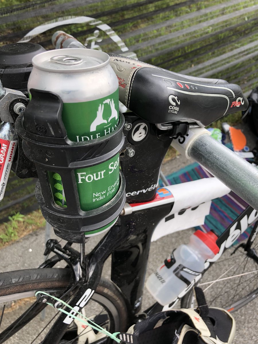 TriDocB's tweet photo. A Friday evening #triathlon requires a special hydration plan. @idlehandsbeer @bostontriteam @mra_multisport #summersolsticetri #mramultisport @e3tricoaching #fourseam #idlehandsbrewery https://t.co/n9p4MXZls7