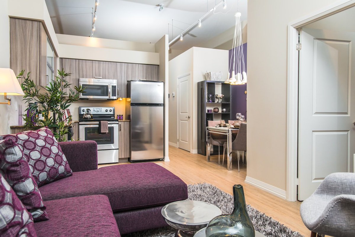 MELivingCondos's tweet photo. Kick up your feet &amp; enjoy! #METime #MELiving #TorontoCondo https://t.co/gHzSZ43waH
