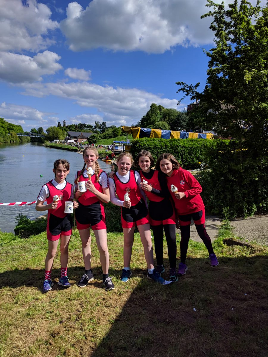 UnionRowing's tweet photo. These guys are some of the younger Juniors getting ready to race @blenheimregatta tomorrow
#GoUnion https://t.co/AlzjszhOO5