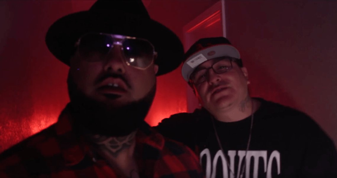 DJShmopBoy's tweet photo. Hex ft. Livin’ Proof – Elbow Room (Music Video): @hexisdoingit &amp; Livin’ Proof need their space on “Elbow Room”.  Hex says that he needs his space from the suckas out here.  Hex keeps it mob &amp; says if you don’t give him space he’s liable to pop you. … https://t.co/YAGNic4wmT https://t.co/742KkEoKta