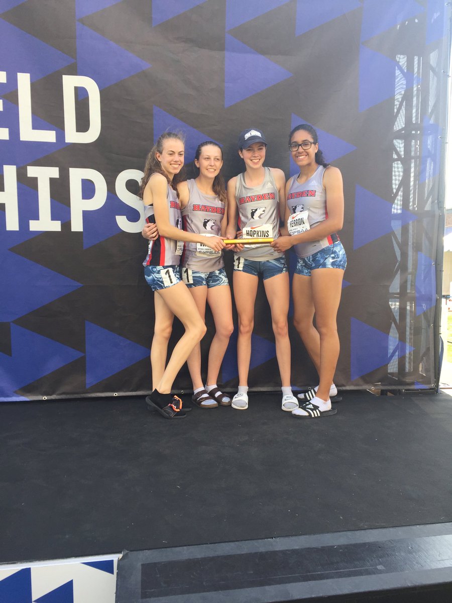 MrsSLHammond's tweet photo. @HaydenHuskies  2018 4x100m  SG 7th place in Ontario. Another amazing ofsaa finish! https://t.co/UEkxJqgyyn
