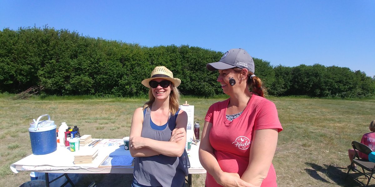 tanisregan333's tweet photo. Artist Wendy Struck came to Jenner Howler Fun Run to do collaberative community art project! #JennerStrong! @JennerPRSD8 #prsd8 https://t.co/Clieifiyao