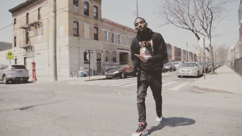 V_TheSaint's tweet photo. Keep It Real Music Video On The Way!
https://t.co/ybGCPOV3in
#GoodMusic #DifferentEverything #HipHop @MassAppeal #PressPlay #Love https://t.co/S9qSbqYLvH